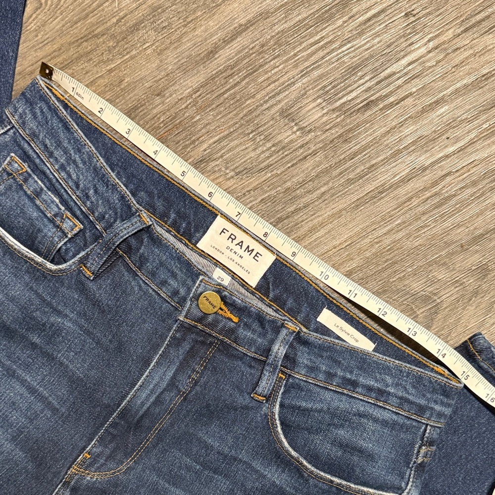 Frame Denim Le Sylvie Crop in Dark and Light Blue - Picture 8 of 8